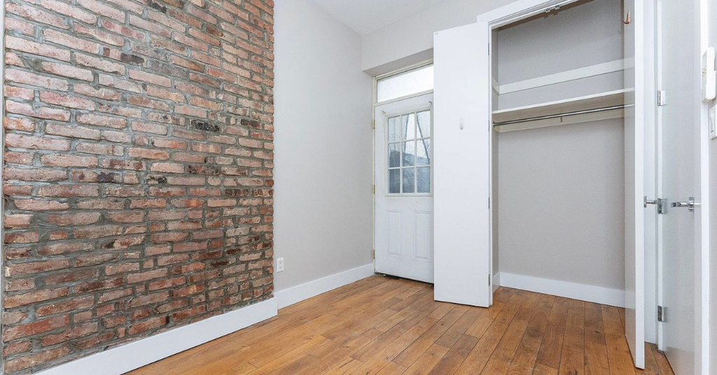 1346 Hancock Street - Photo 4