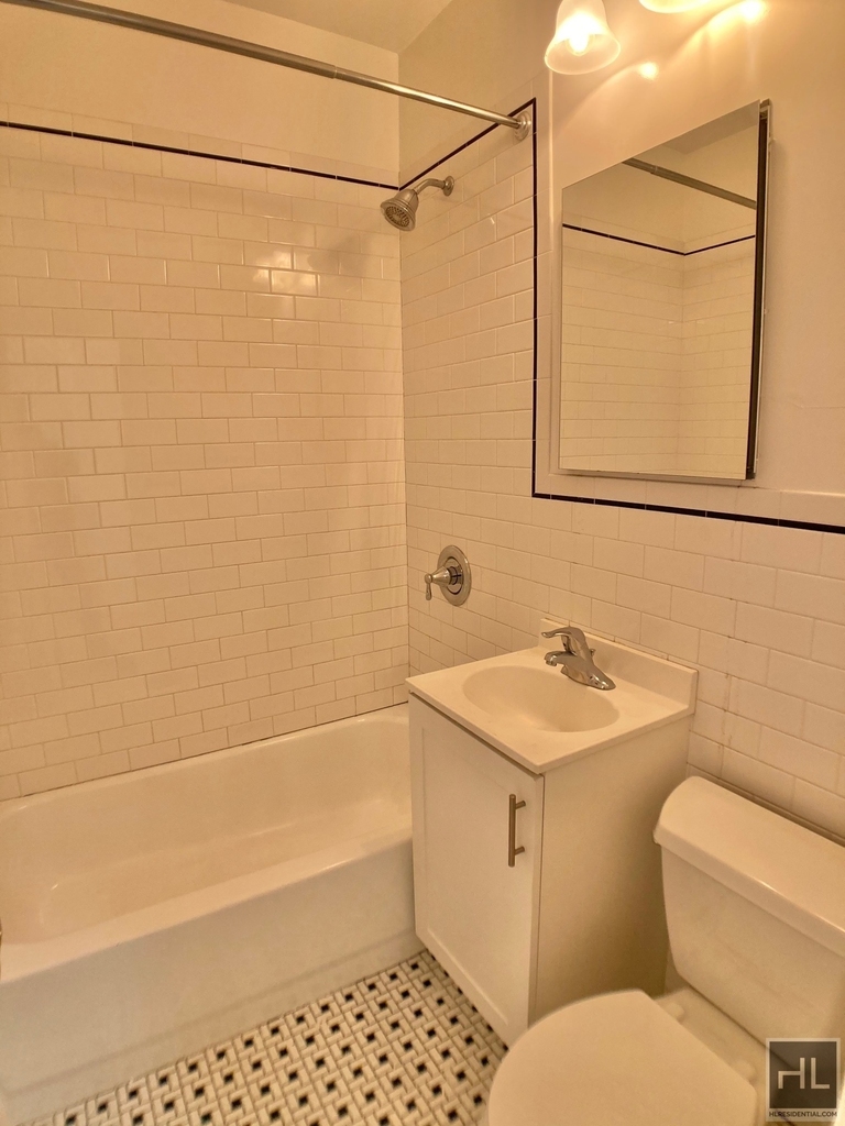 East 89 Street - Photo 4