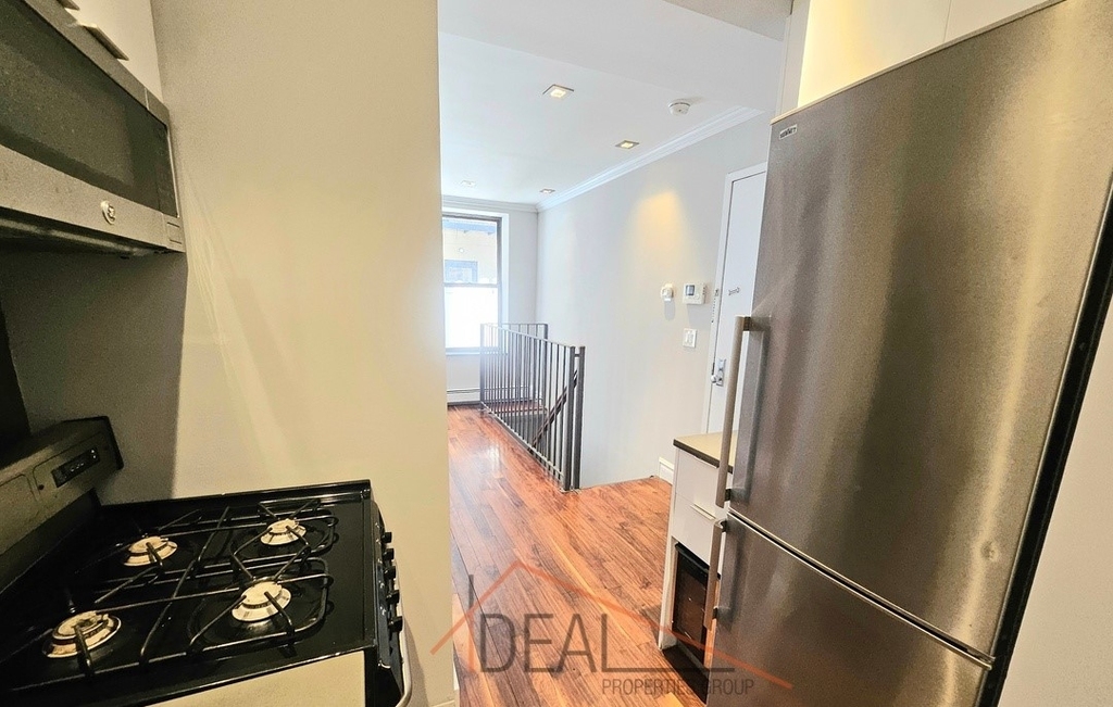 124 Ridge Street, Unit 1A - Photo 3