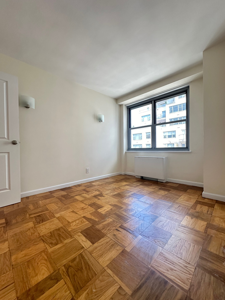 250 East 63rd Street - Photo 8