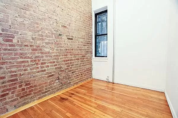 Greenwich Village 2 Bed <$4500 0_0 - Photo 0