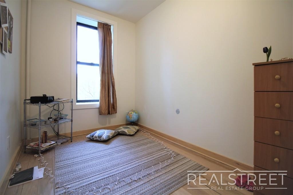 920 Eastern Parkway - Photo 4