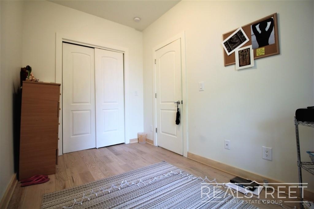 920 Eastern Parkway - Photo 5