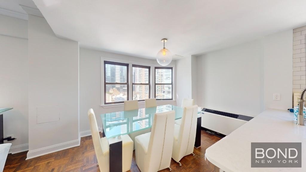 320 East 52nd Street - Photo 5