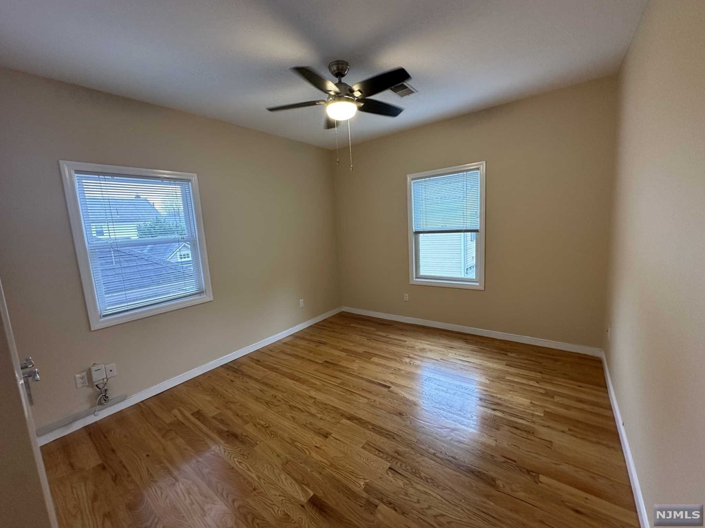 683 Bloomfield Avenue - Photo 17