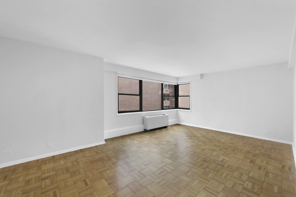  East 33rd Street - Photo 1