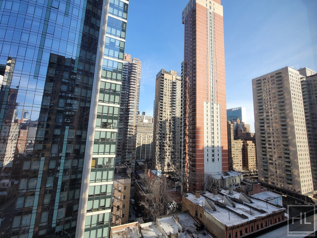 East 39th Street - Photo 18