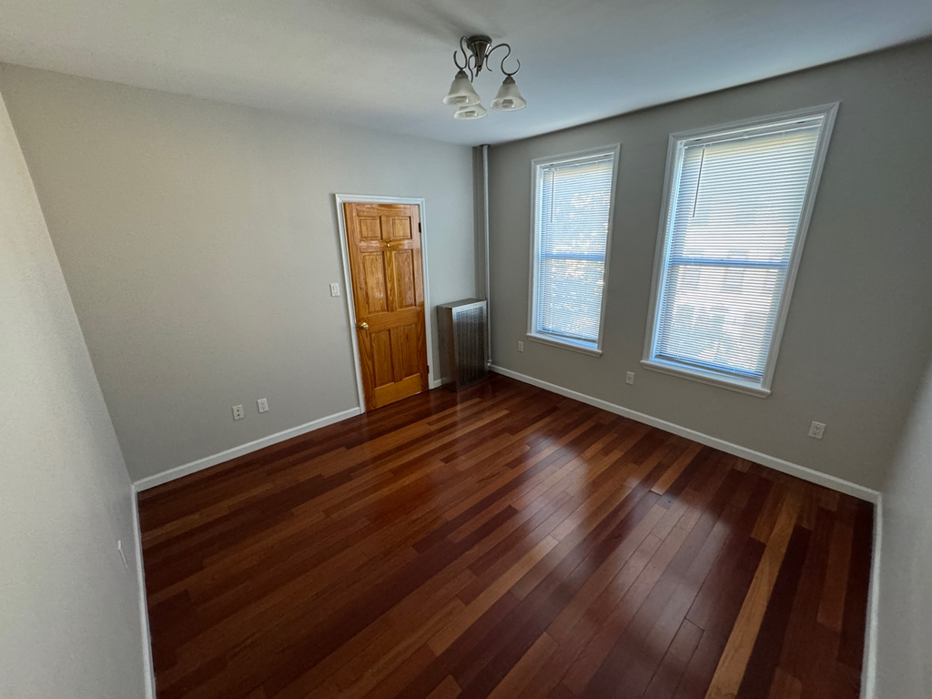 323 68th Street - Photo 4