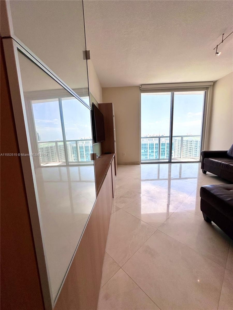 1060 Brickell Ave - Photo 11