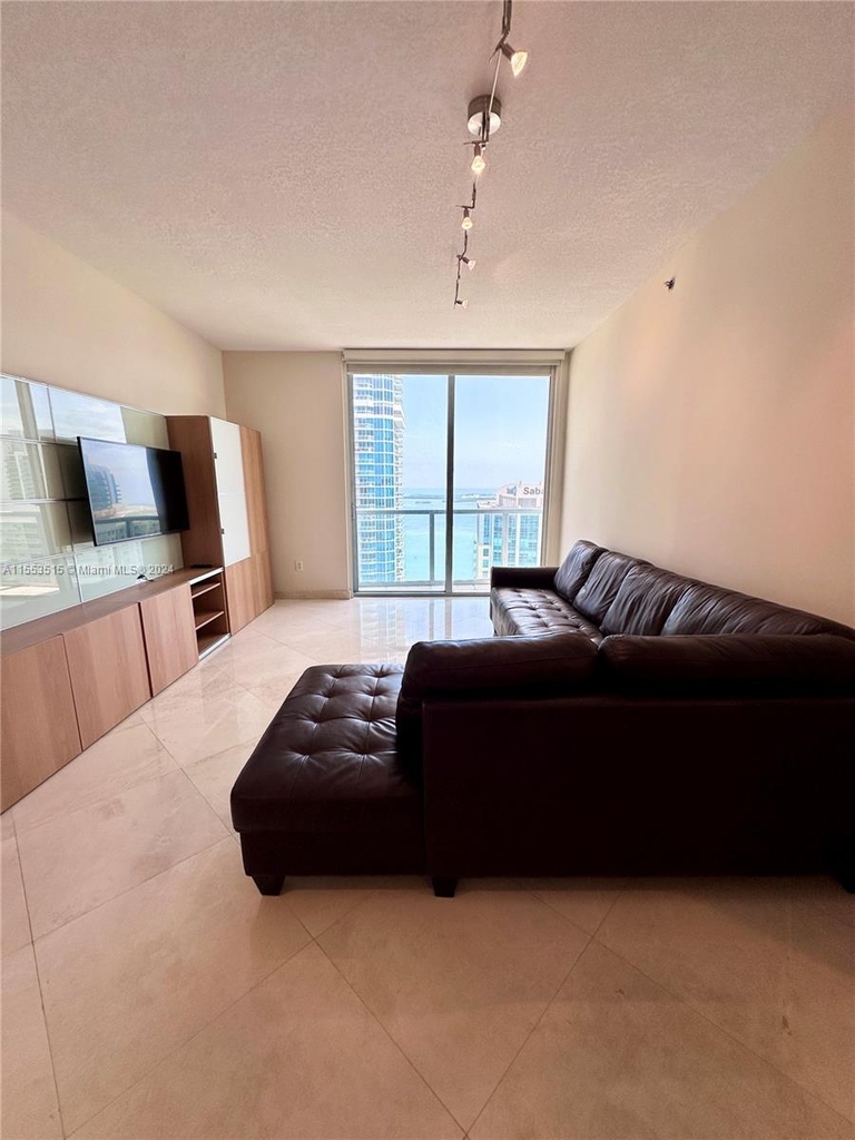 1060 Brickell Ave - Photo 5