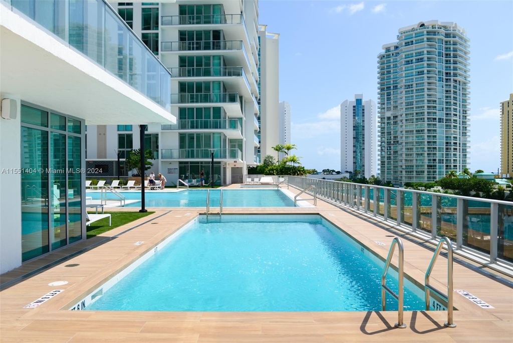 300 Sunny Isles Blvd - Photo 35