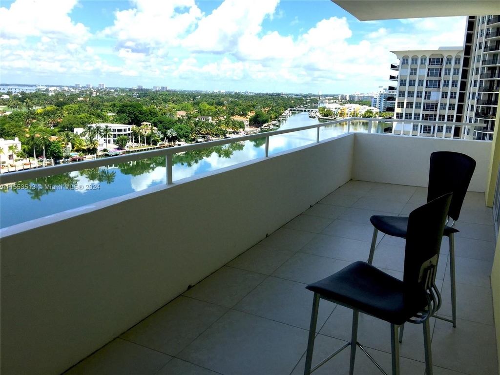 5600 Collins Ave - Photo 4