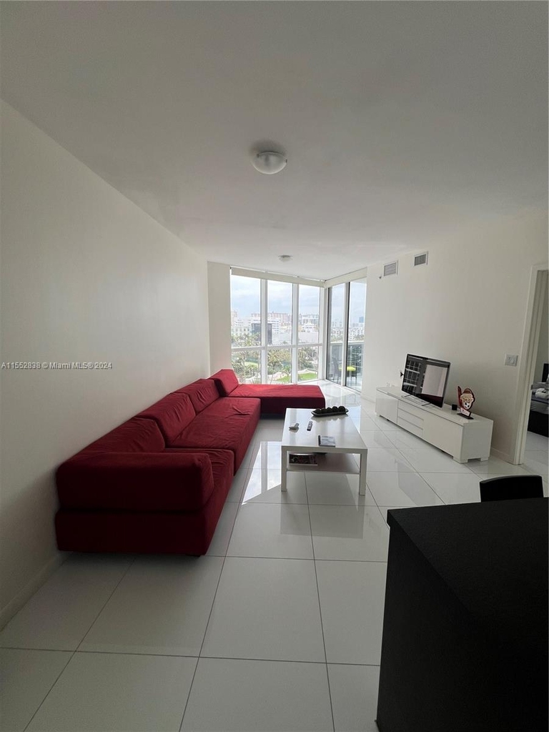 18201 Collins Ave - Photo 6