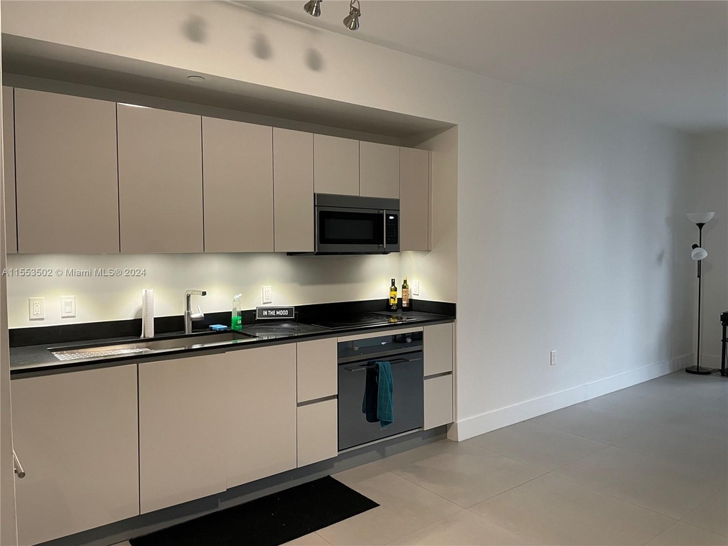 1010 Brickell Ave - Photo 11