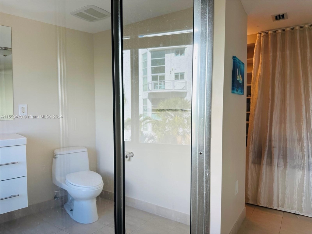 7700 Collins Ave - Photo 32