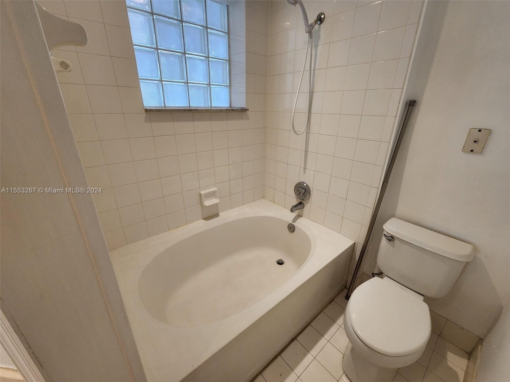 3135 Ne 184th St - Photo 25