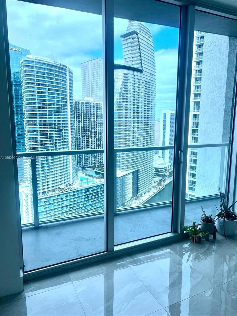 500 Brickell Ave - Photo 3