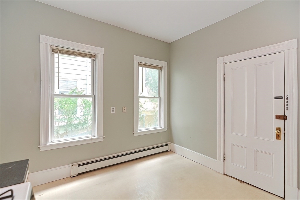 108 Beacon St - Photo 3