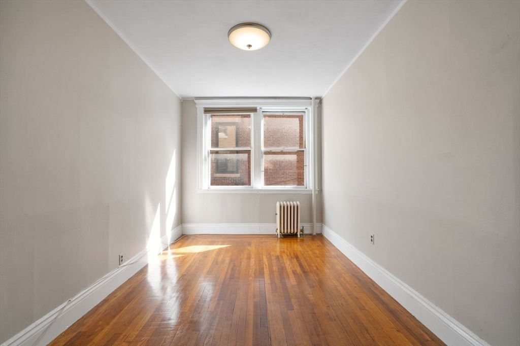 282 Newbury Street - Photo 1