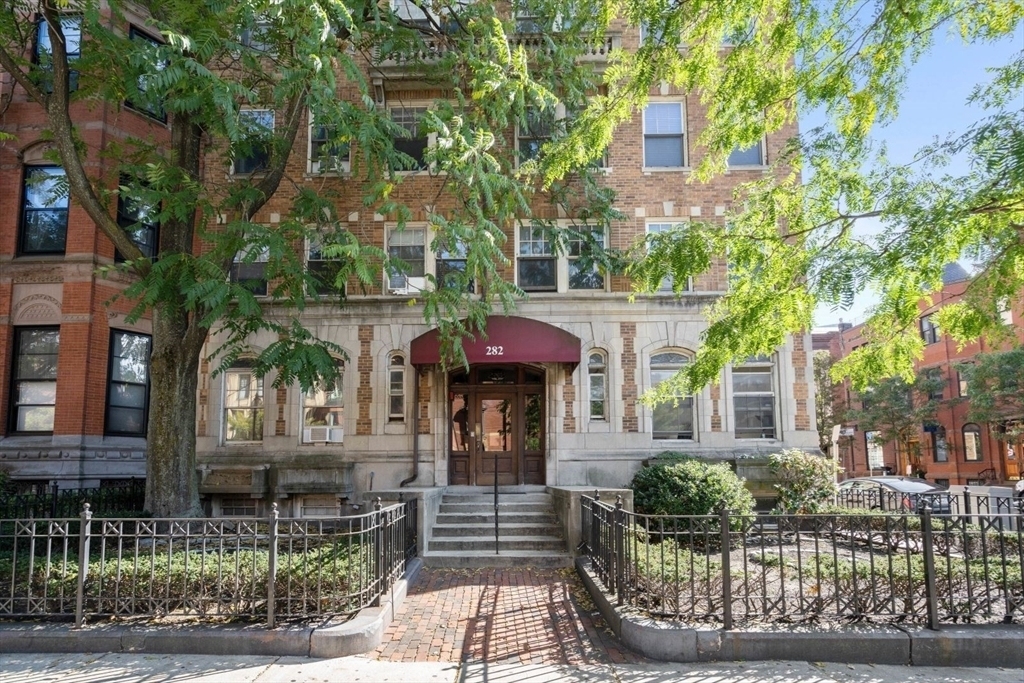 282 Newbury Street - Photo 17