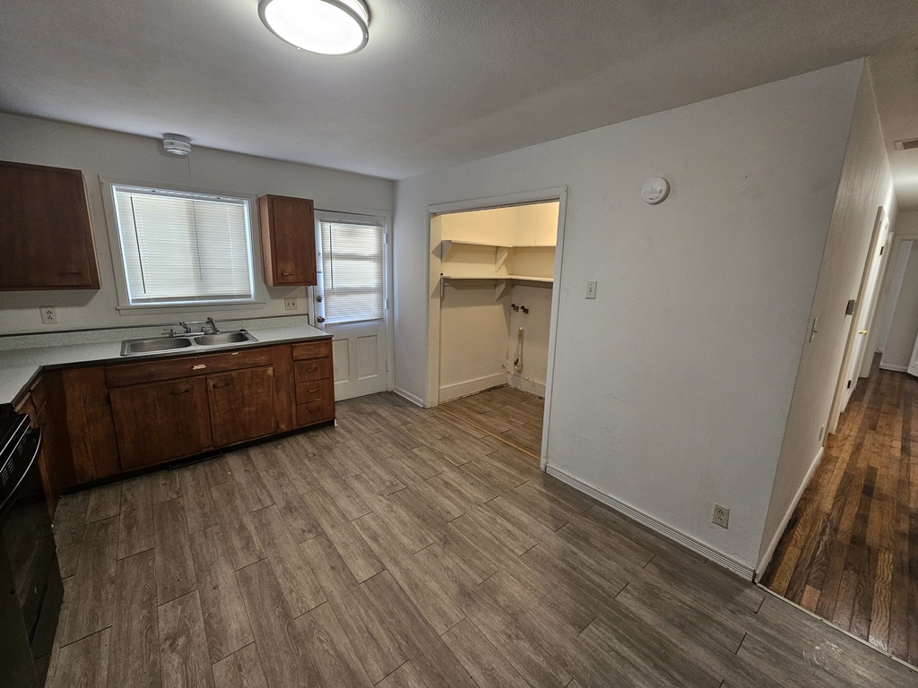 2034 Calhoun Street - Photo 3