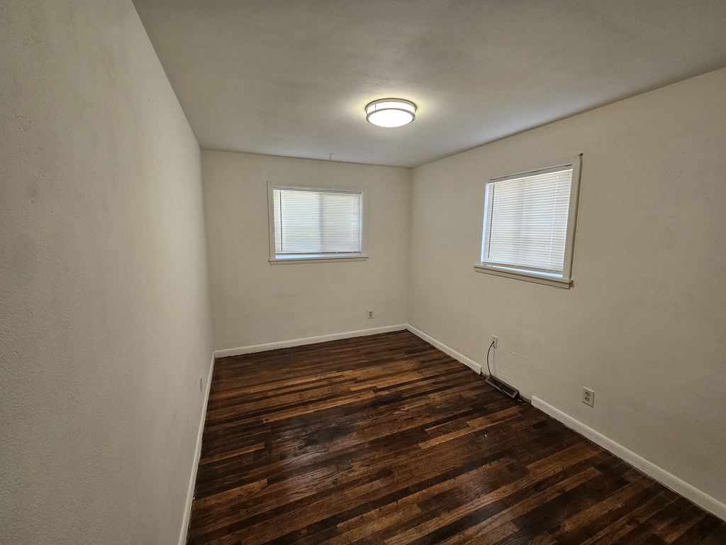 2034 Calhoun Street - Photo 8