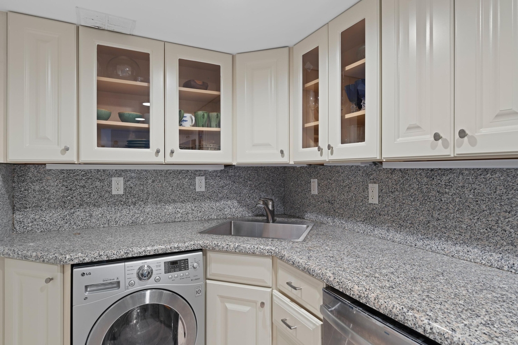 223 Atlantic Avenue - Photo 9