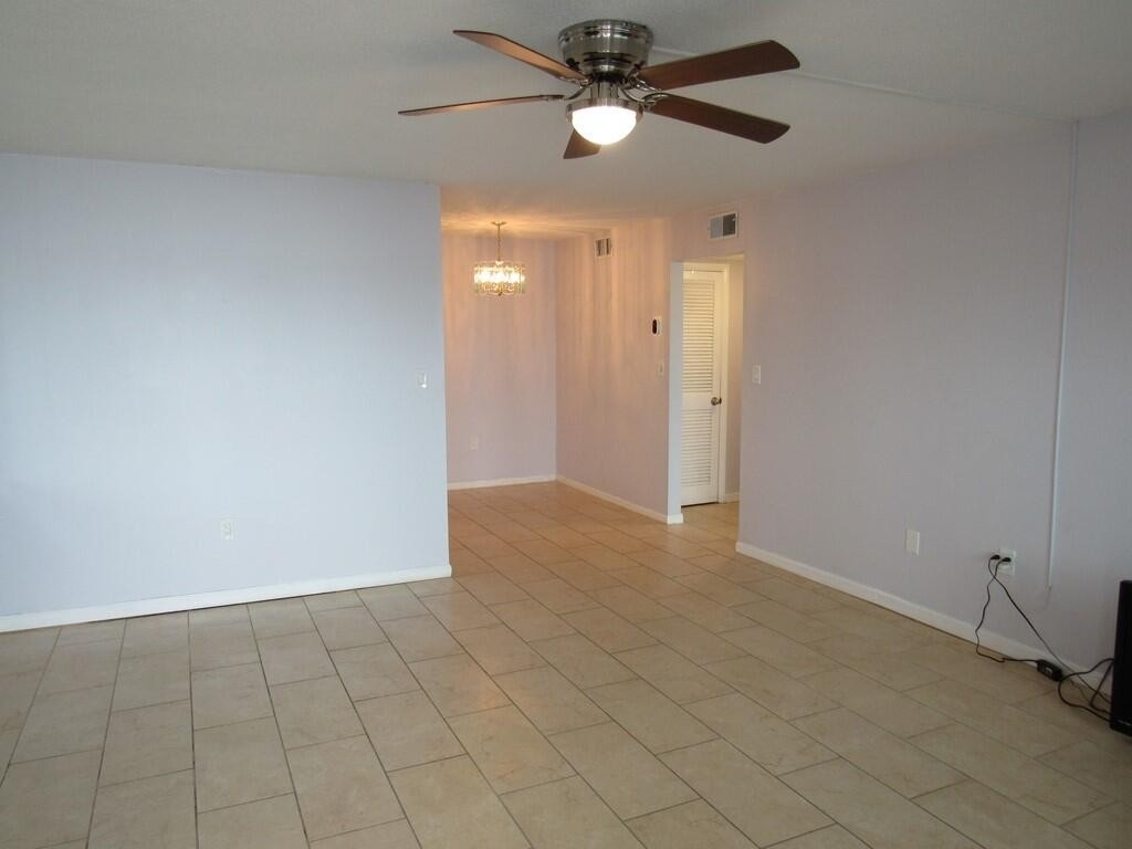 190 E Olmstead Drive - Photo 14