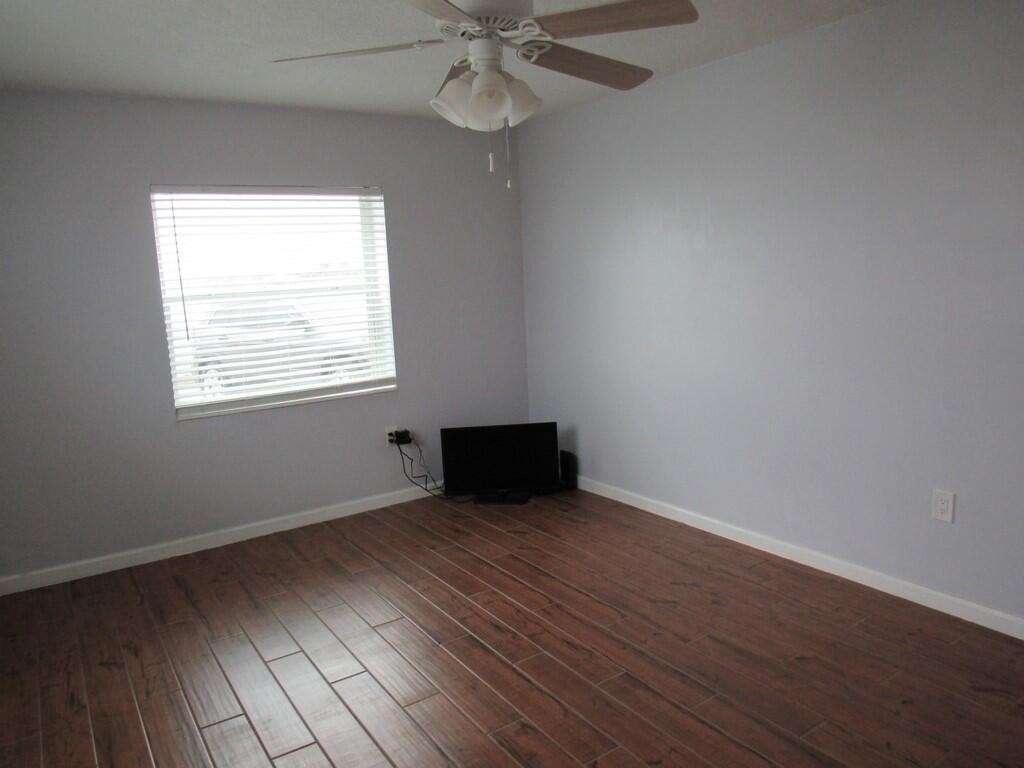 190 E Olmstead Drive - Photo 2