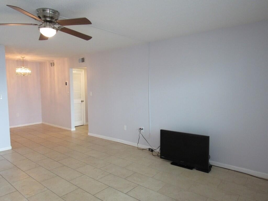 190 E Olmstead Drive - Photo 12