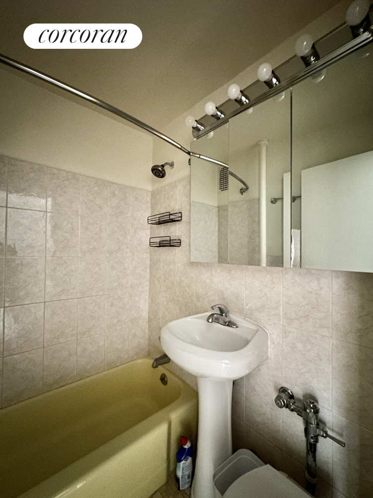 444 West 49th Street - Photo 3