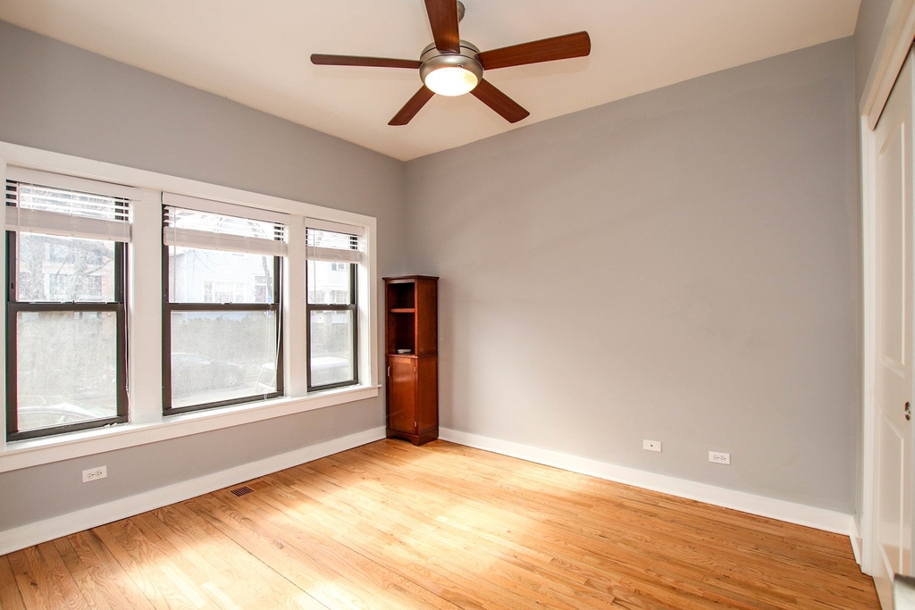 1504 W Roscoe Street - Photo 7