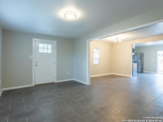 102 Antrim Dr - Photo 2