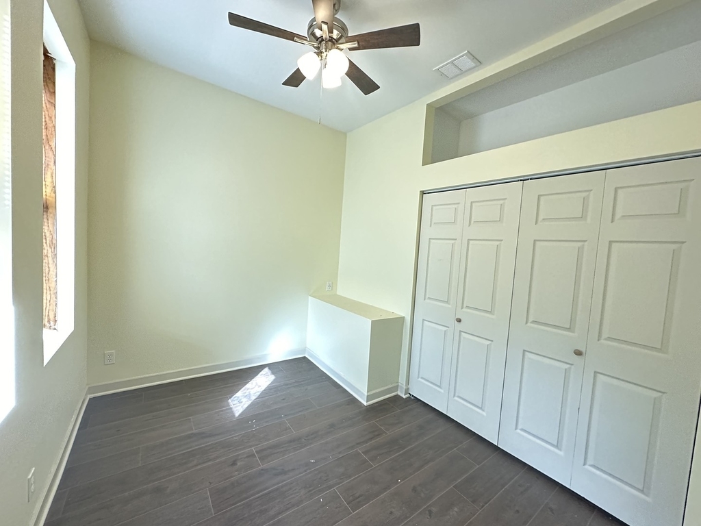 2216 W 37th Street - Photo 5