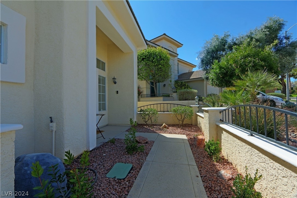 1940 Thunder Ridge Circle - Photo 1