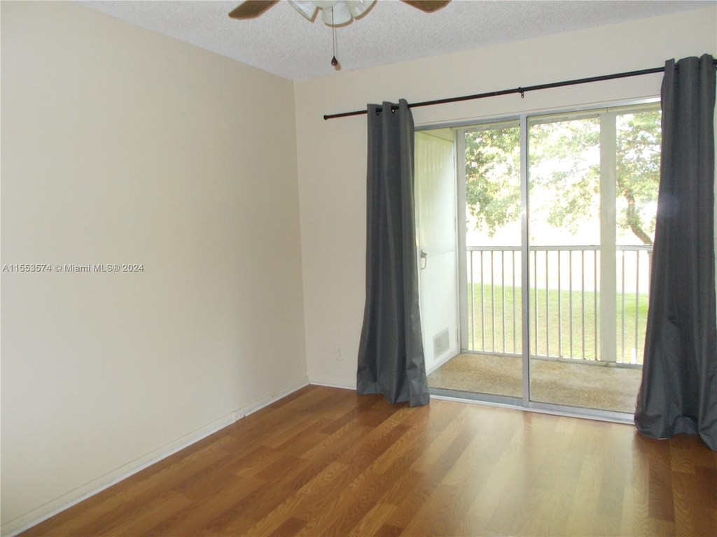 251 Sw 132nd Way - Photo 15