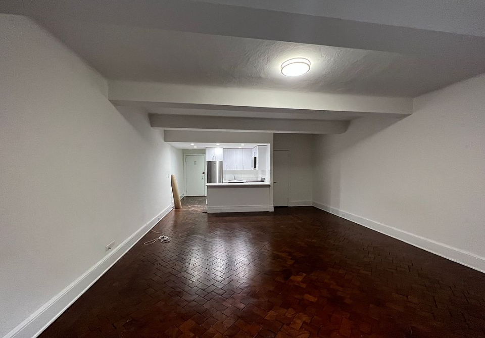 Upper West Side Studio Apartment for Rent - No Fee - Photo 3