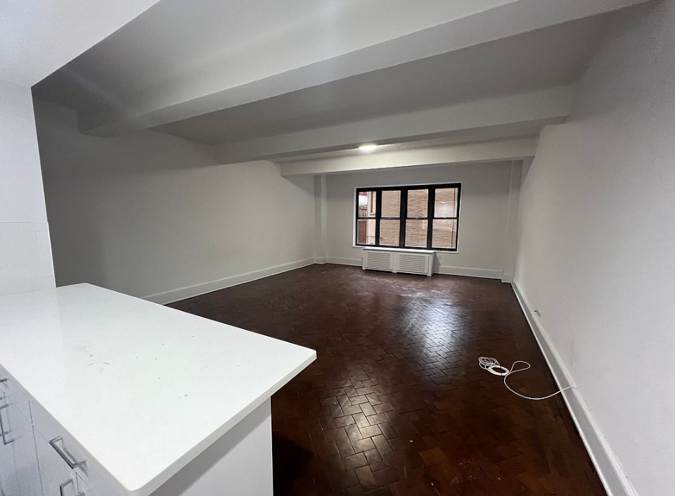 Upper West Side Studio Apartment for Rent - No Fee - Photo 1