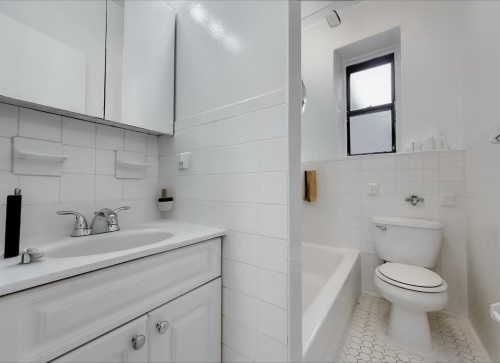 405 West 45th Street - Photo 7