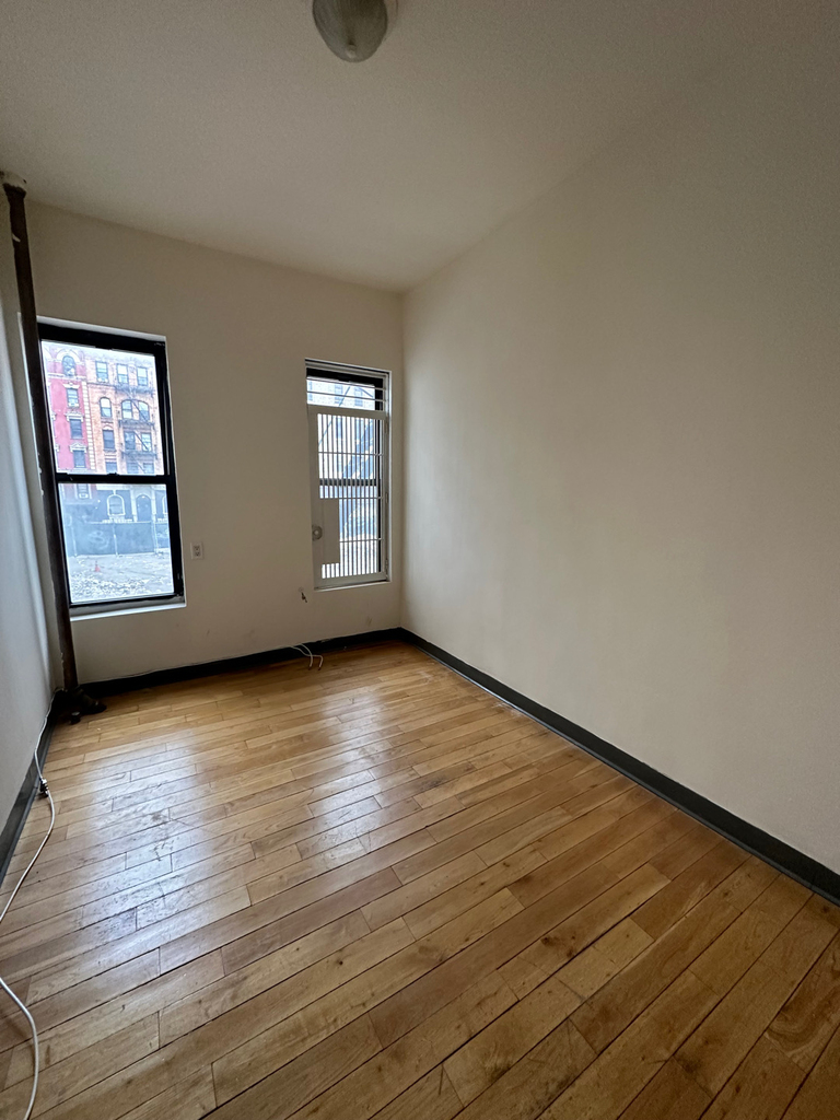 328 East 14th Street - Photo 1