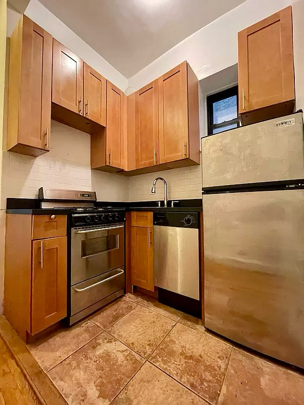 438 East 89th Street - Photo 1