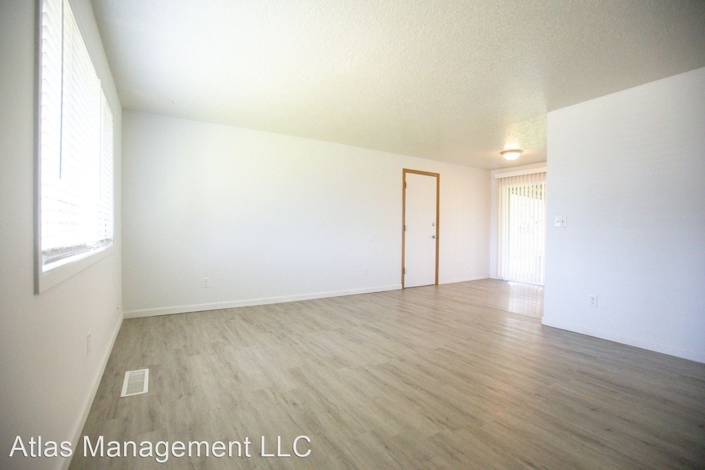 375 Sycamore Ave - Photo 2