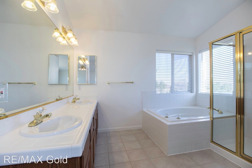 610 Sugar Tree Court - Photo 13