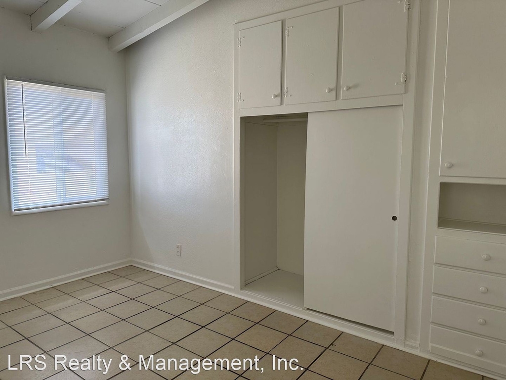 2841 B Street - Photo 2