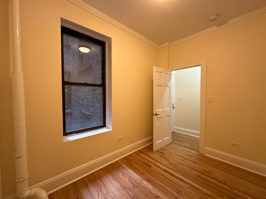 17 Greenwich Avenue - Photo 4