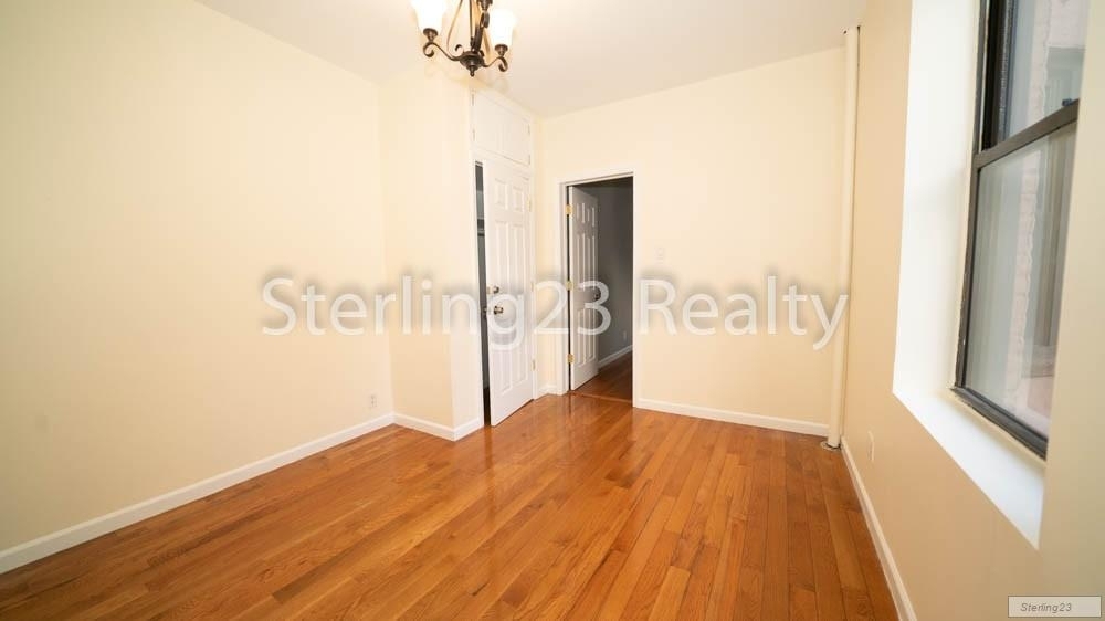 28-05 43rd Street - Photo 8