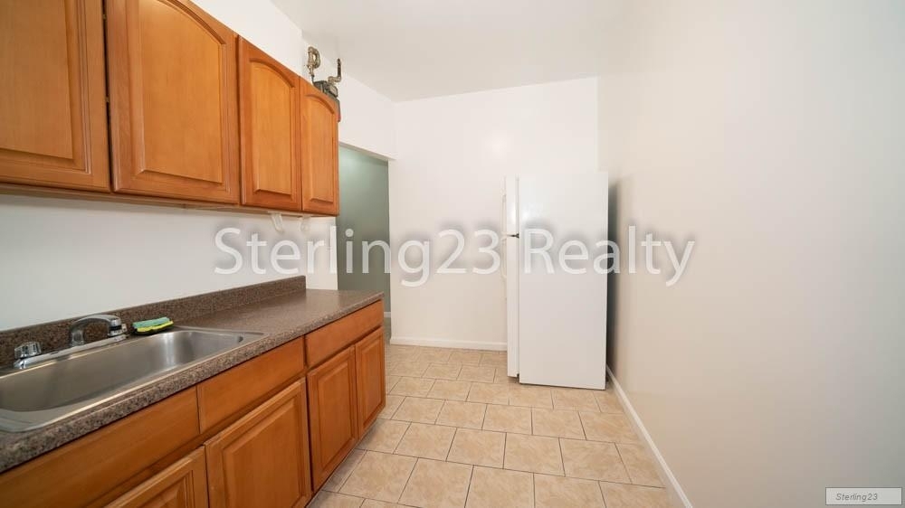 28-05 43rd Street - Photo 2