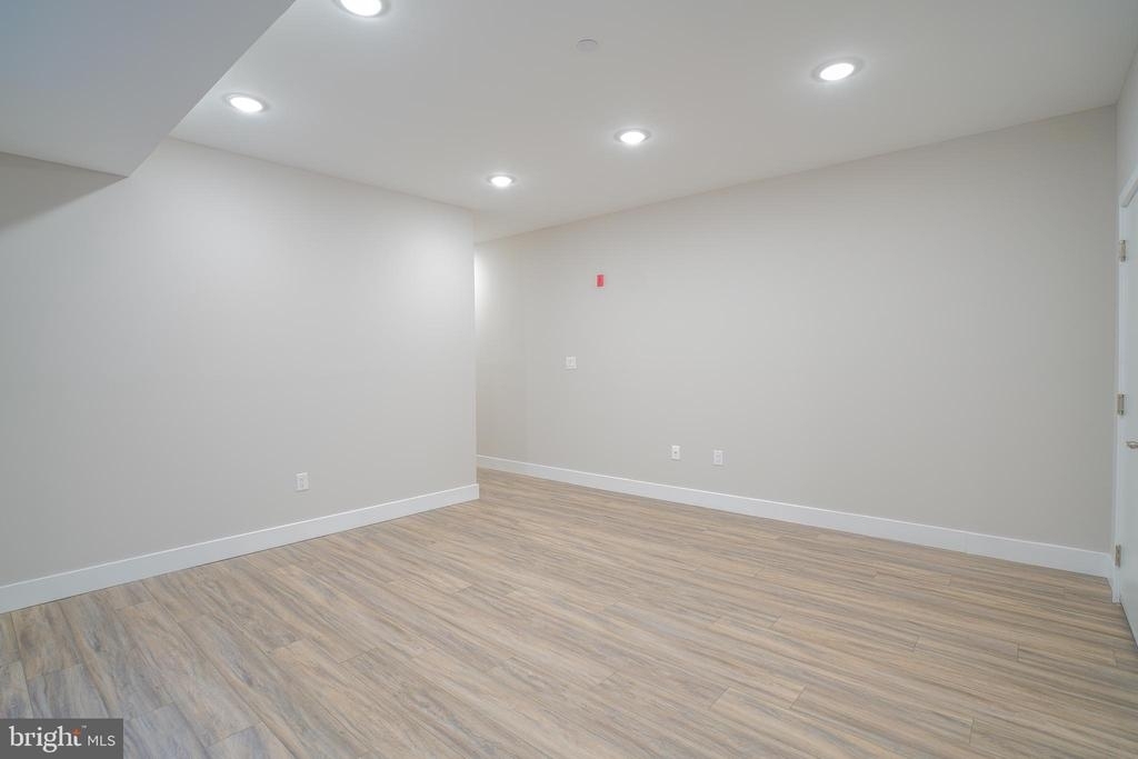 2222 Frankford Ave - Photo 8