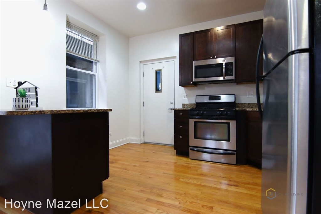 7340 N. Hoyne Avenue - Photo 1