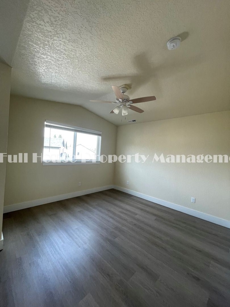 2591 Justine Ln. - Photo 28